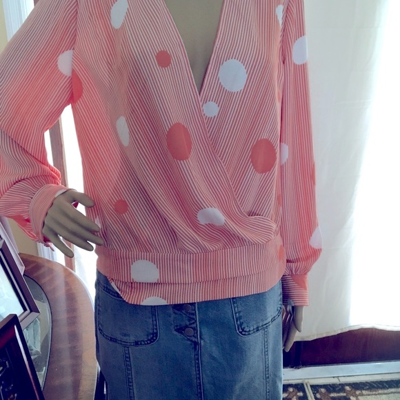 Chicos wrap around melon & White circle blouse M - Picture 1 of 5